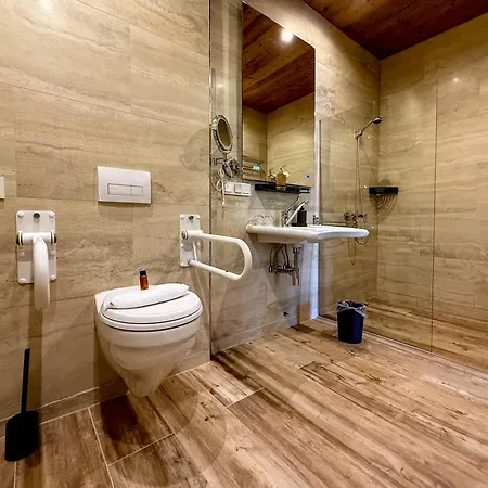 Hotel Wolfstein - Le Boutique 4*